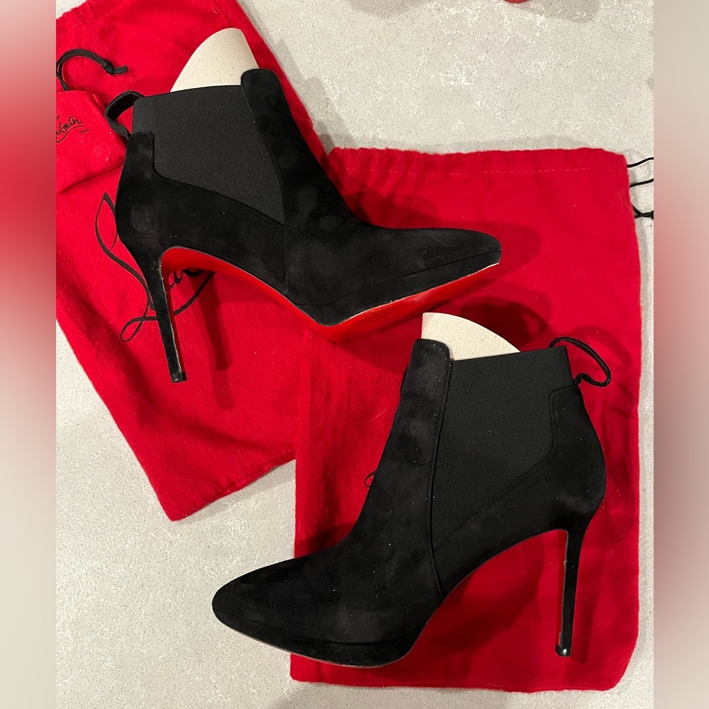 CHRISTIAN LOUBOUTIN CROCHINETTA VELOUR CHELSEA BOOTIES